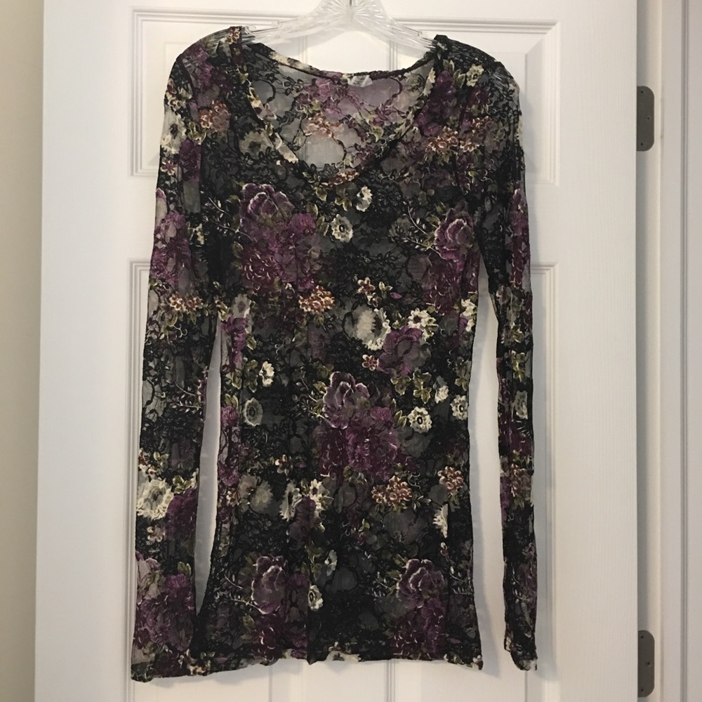 Lace BKE long sleeve V neck